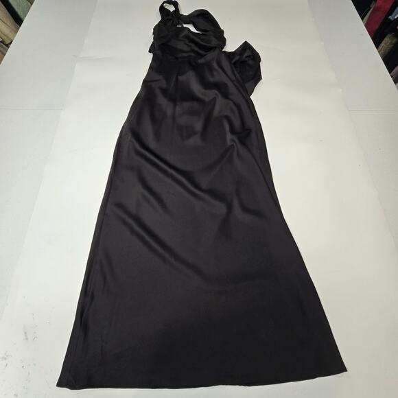 GUIZIO Wrapped Maxi Dress in Black - Picture 11 of 12